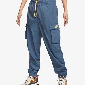 Nike Utility Joggers women’s Small
